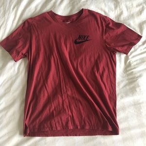 NIKE T-SHIRT